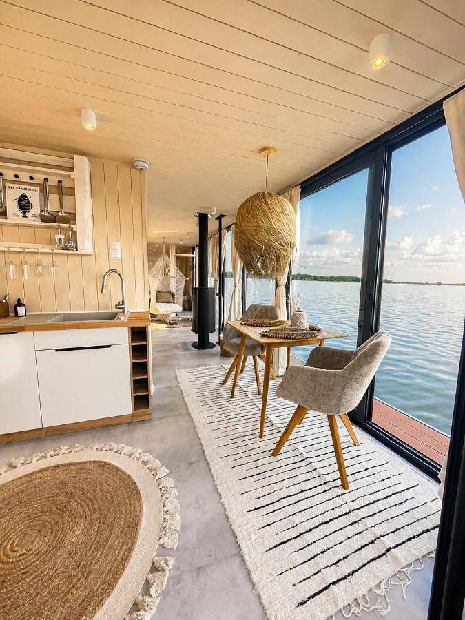 Bohéa Spa Hausboot mit Sauna und Kamin in Speicherow, Schwielochsee