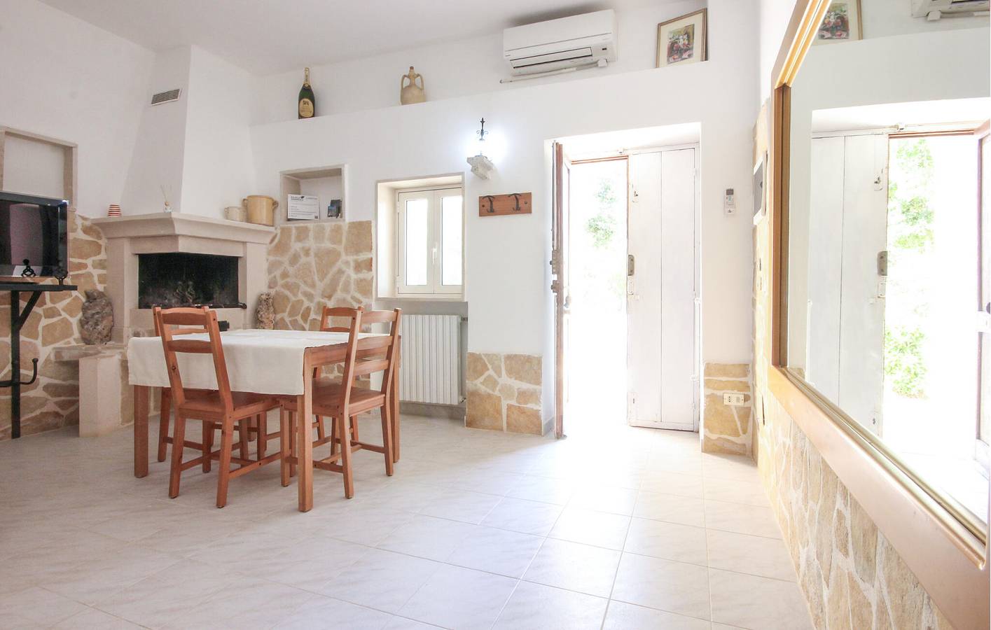 Cool Garden Apartment with Parking and Internet in Martina Franca, Taranto Province