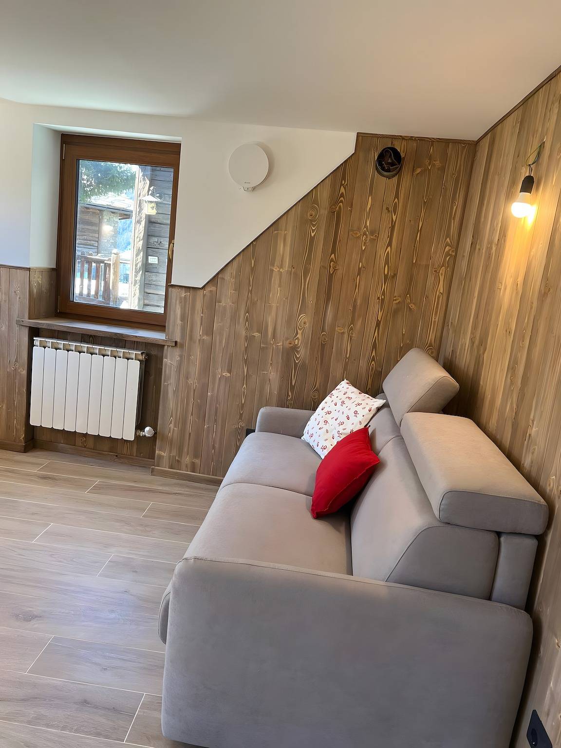 Entire apartment, Apartment 'L’angolo del paradiso Gimillan' with Mountain View and Private Garden in Gimillan, Cogne