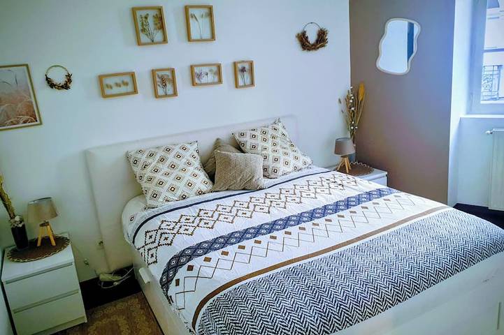 Appartement entier, Appartement proche du gave d'oloron, bienvenue chez Priscillia in Oloron-Sainte-Marie, Béarn