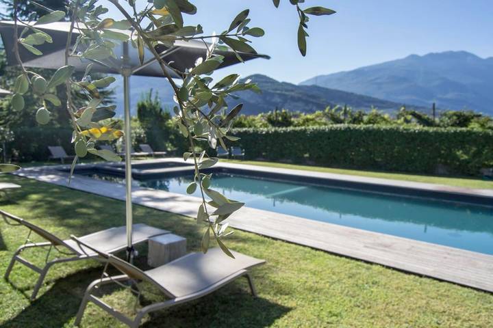 Camping pour 4 personnes, avec Jacuzzi et Terrasse ainsi que Jardin et Piscine à Riva del Garda