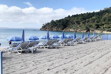 Villa pour 8 personnes, avec jardin et piscine, animaux acceptés dans Le Lavandou