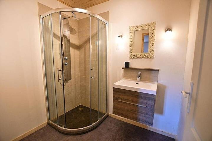 Chambre d’hôte pour 3 personnes, avec jardin et piscine dans l' Ain - 4