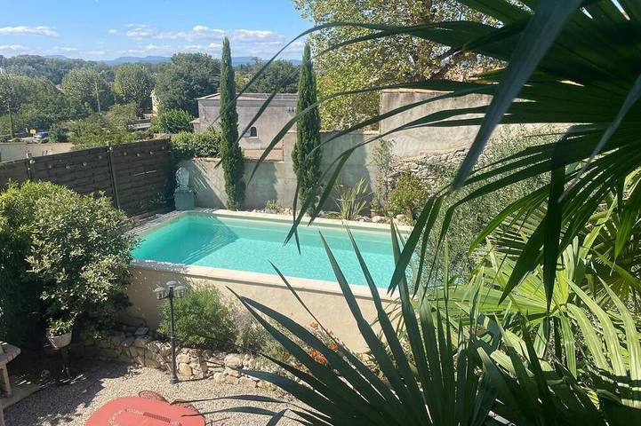 Gîte pour 8 personnes, avec jardin à Ribaute-les-Tavernes