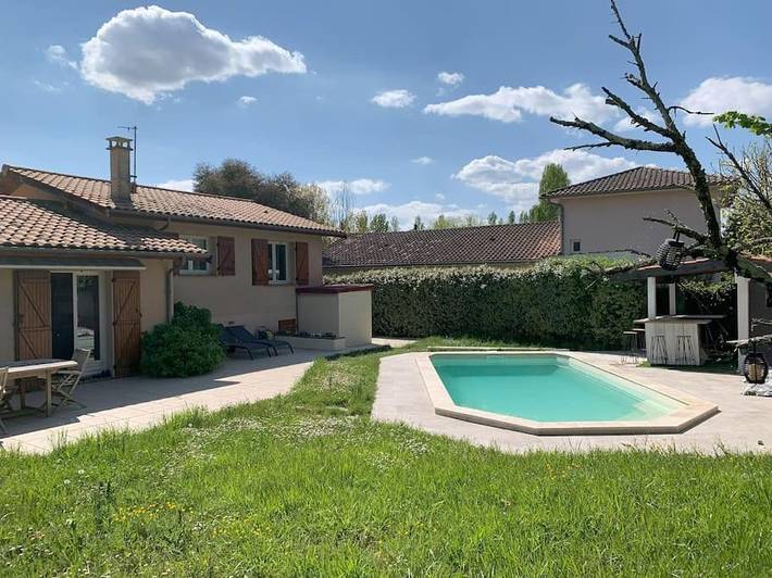 Location de vacances pour 6 personnes, avec jardin ainsi que vue et piscine à Blanquefort - 2