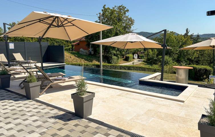 Moderne 140 m² große Ferienwohnung mit Pool und Terrasse in der Nähe von Novi Marof in Varazdin