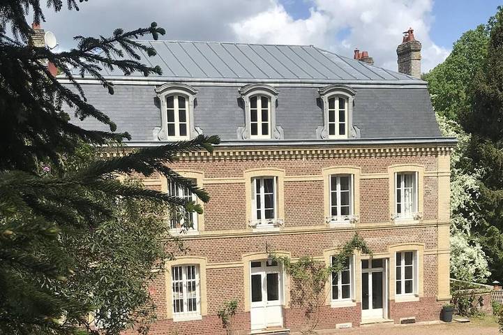 Cottage pour 15 personnes, avec jardin et jacuzzi à Saint-Ouen-de-Thouberville
