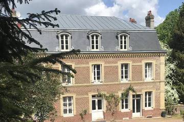 Cottage pour 15 personnes, avec jacuzzi et jardin à Saint-Ouen-de-Thouberville