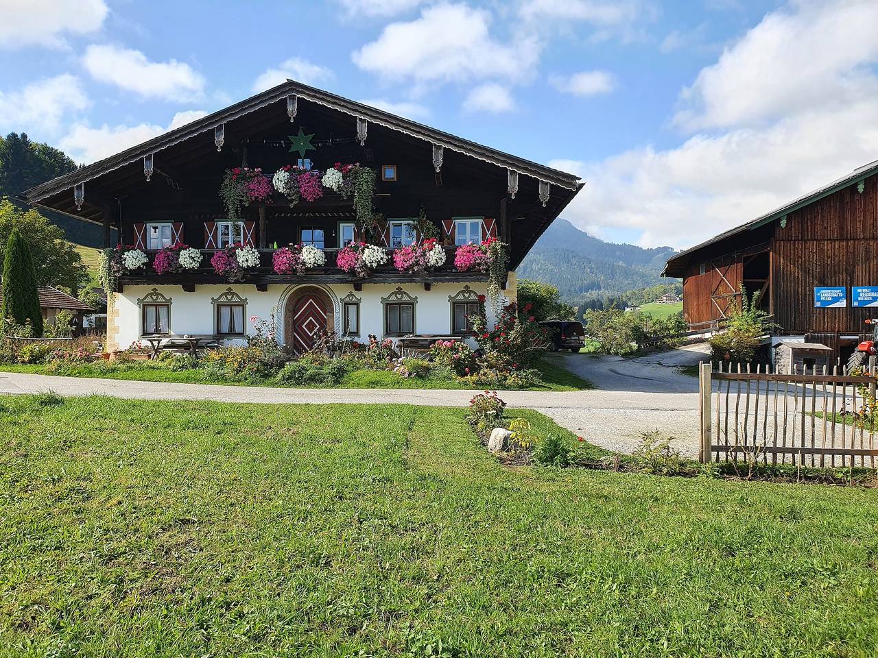 Haus Matzl inkl. Chiemgaukarte - Doppelzimmer Nr. 2 mit Dusche und Wc, Balkon, Tv, Wlan in Ruhpolding, Bayerische Alpen