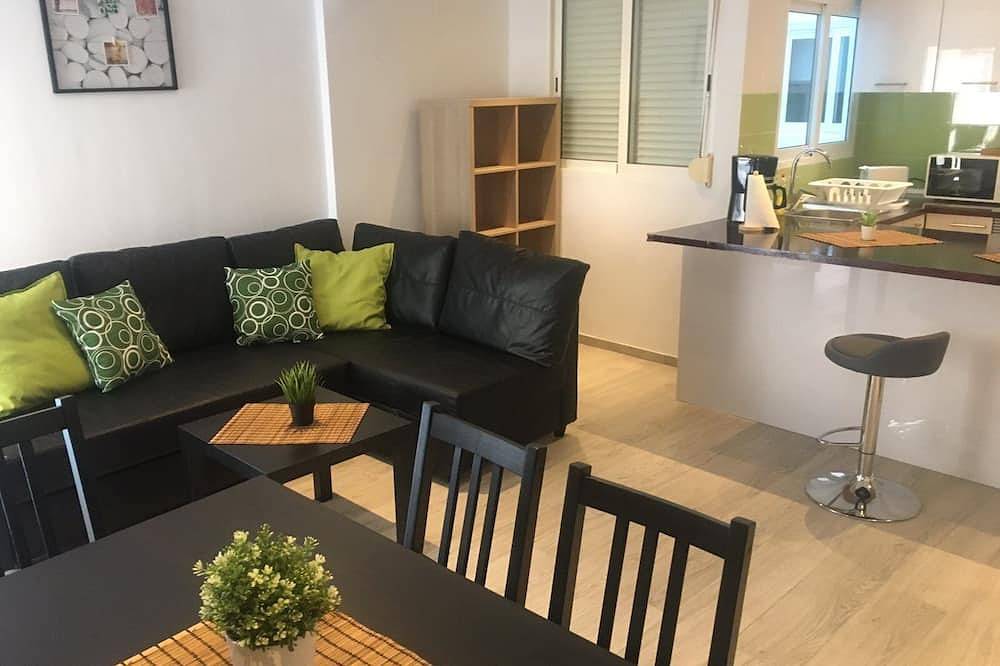 Entire apartment, Pleasant 2 bedroom flat, Cullera,10 min. walk to the beach in Cullera, Costa de Valencia