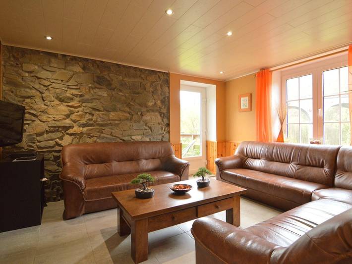 Location de vacances pour 12 personnes, avec terrasse ainsi que sauna et piscine à Stoumont - 3