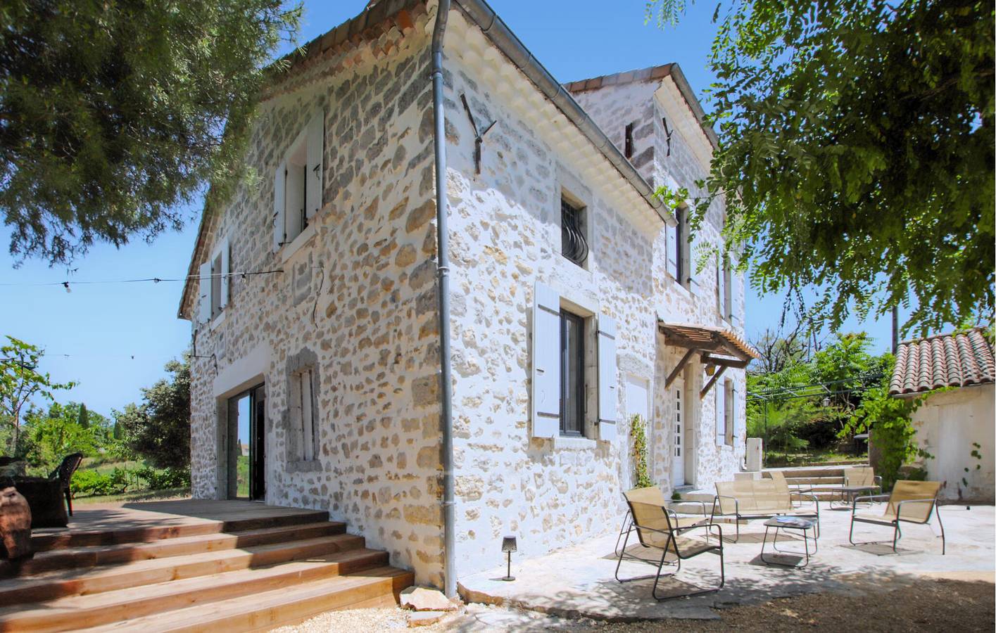 Oasis urbano con piscina y jardín, WiFi, AC - Ruoms 600m in Ruoms, Ardèche