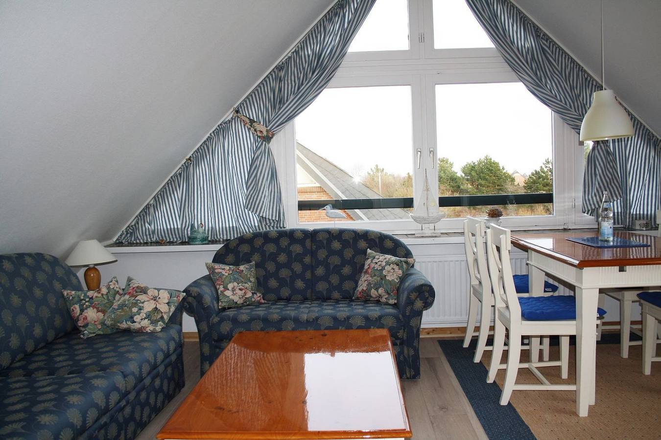 Ganze Wohnung, Komfortable Ferienwohnung Liiger Hörn Dg in Tinnum mit Sauna und Garten in Tinnum, Sylt (Gemeinde)