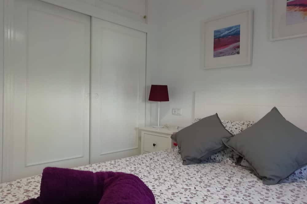 Entire apartment, Shipwrecked Beach. Blue Pearl Apartment in Mar Azul Torrevieja, Torrevieja