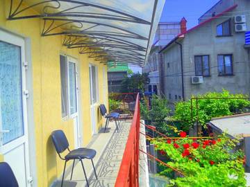 Maison d’hôte pour 2 personnes, avec vue ainsi que terrasse et piscine, animaux acceptés à Odessa