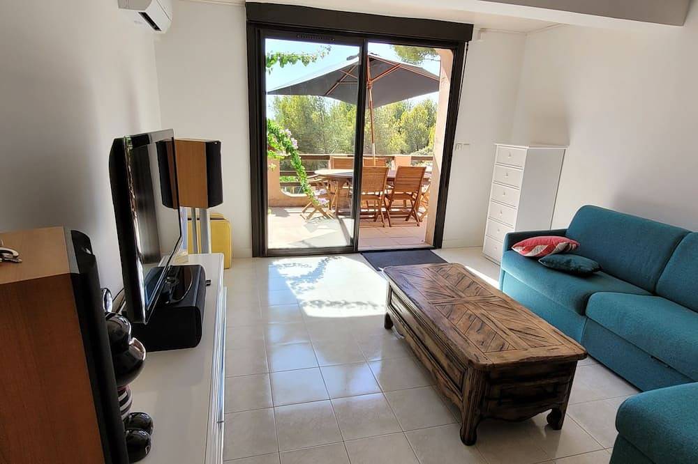 Entire apartment, Appartement de Charme sur Côte Bleue in Sausset-les-Pins, Istres region