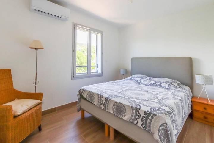 Location de vacances pour 4 personnes, avec terrasse et jardin à La Môle - 3