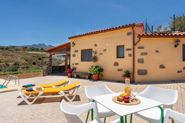 Casa rural para 4 personas, con terraza y jardín en Vega de San Mateo - 2