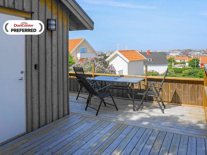 Feriehus for 3 personer, med terrasse, barnevennlig i Bohuslän