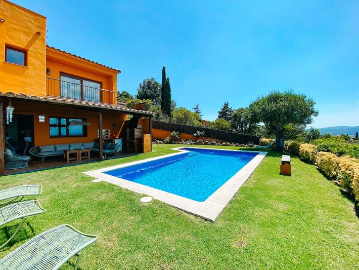 Villa 'Tres Olivos - Begur' con vistas a la montaña, Wi-Fi y aire acondicionado. in Begur, Costa Brava