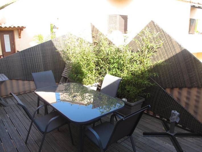 Location de vacances pour 6 personnes, avec balcon ainsi que vue et piscine, adapté aux familles dans Plage d'Agosta - 3