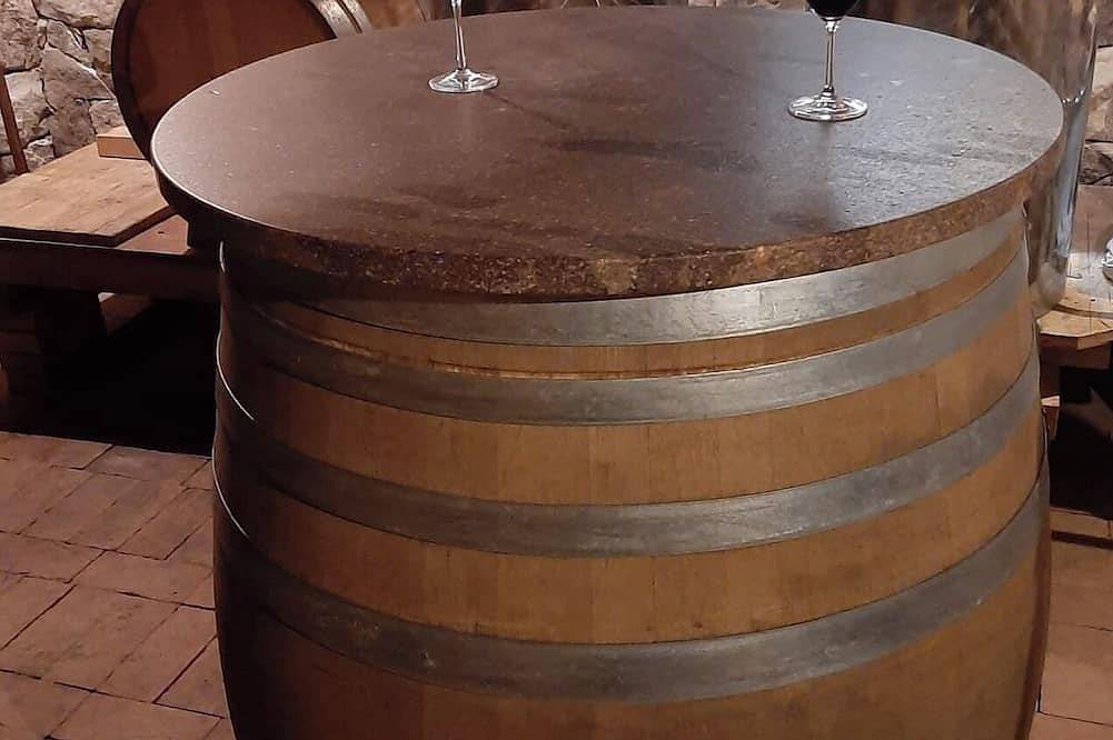 Ganze Wohnung, Neue Ferienwohnungen mitten in den Weinbergen in St. Michael, Eppan an der Weinstraße