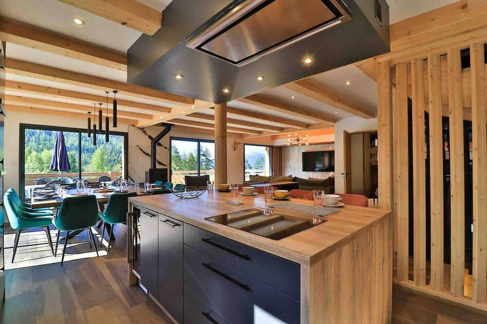 Chalet Haut de Gamme 4* for 12pers with Jaccuzzi, Sauna+Gym in Les Orres, Nationalpark Écrins