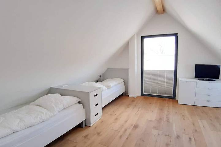 Ferienhaus für 8 Personen, mit Garten und Sauna sowie Balkon in Bergen auf Rügen - 2