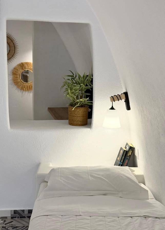 Chambre d’hôte pour 2 personnes, avec jardin à Perissa - 4