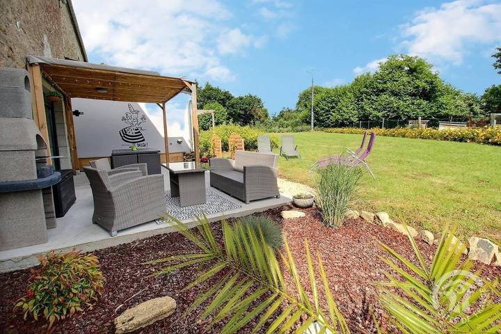 Location de vacances pour 6 personnes, avec terrasse et jardin à Maël-Pestivien - 4