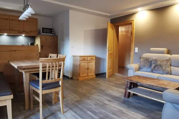Ferienwohnung für 5 Personen, mit Balkon und Garten sowie Sauna in Drachselsried