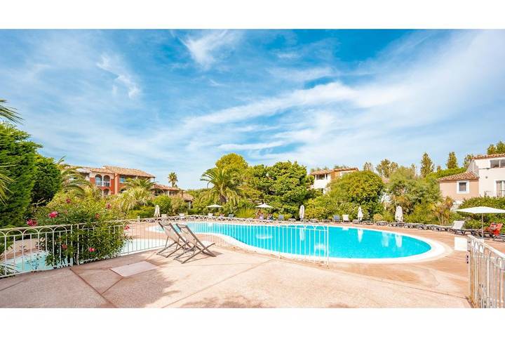 Ferienwohnung für 4 Personen, mit Garten und Kinderpool sowie Pool und Terrasse, mit Haustier in Giens - 2