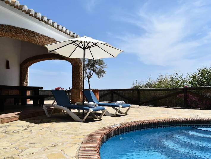 Finca für 4 Personen, mit Terrasse und Garten sowie Pool in Cómpeta