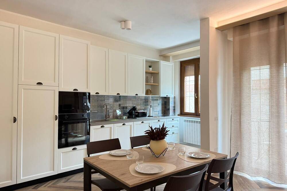 Entire apartment, Cozy modern apartment on the shores of Lake Trasimeno in Passignano sul Trasimeno, Lake Trasimeno