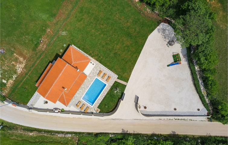 Ferienhaus für 7 Personen, mit Garten