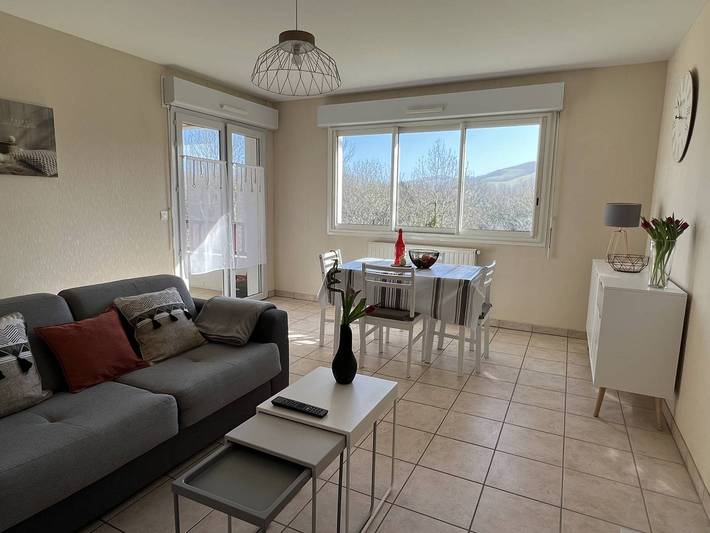 Appartement entier, Appartement T2 Rdc avec terrasse, parking, et Wifi à Cambo-les-Bains in Cambo-les-Bains, Région de Bayonne