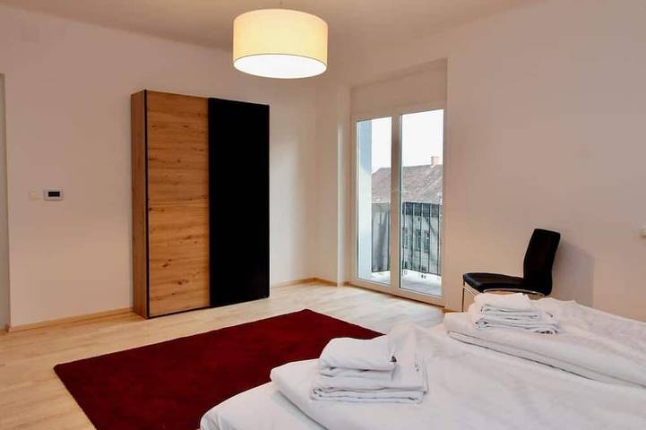 Ganze Wohnung, Graz central Penthouse Style Apt in Graz, Steirerland