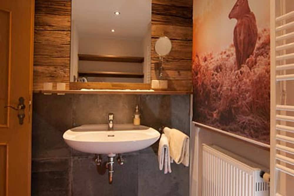 Ganze Wohnung, Morgensonne Ein-Raum-App. 28qm, Dusche/Wc, Küchenzeile, Balkon in Reit im Winkl, Bayerische Alpen