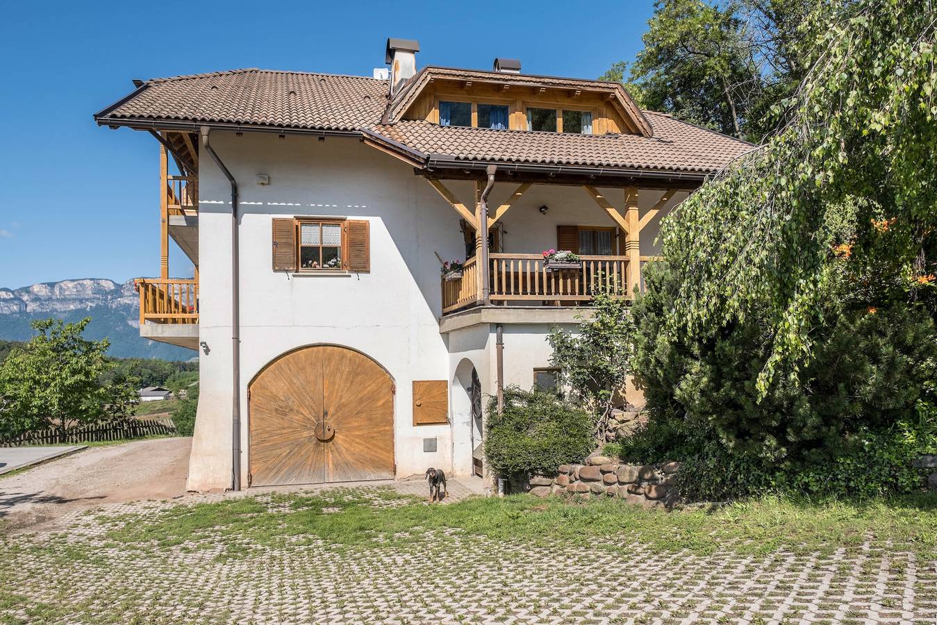 Ganze Wohnung, Ferienwohnung 'Weingartnerhof Calendula' mit Bergblick, gemeinsamer Terrasse und Wi-Fi in Glaning, Jenesien