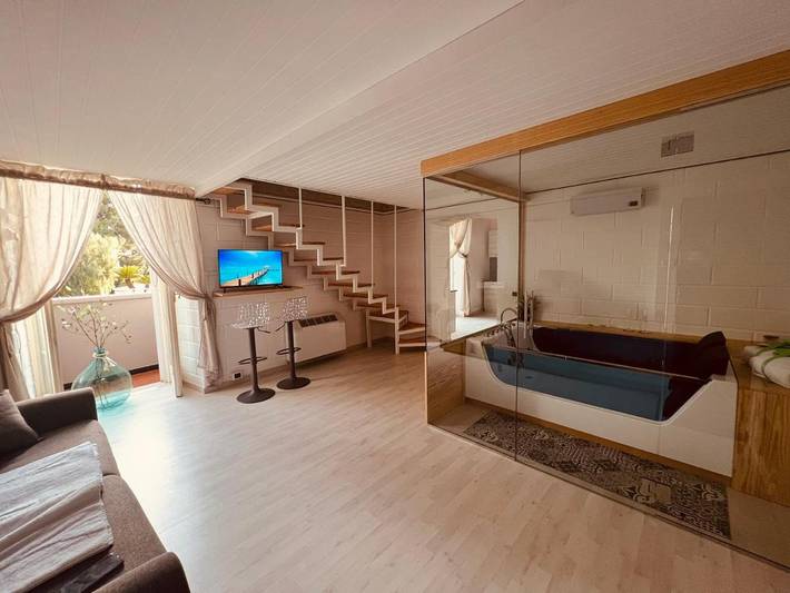 Casa vacanza per 4 persone, con Balcone e Idromassaggio nonché Terrazza e Piscina a Adelfia