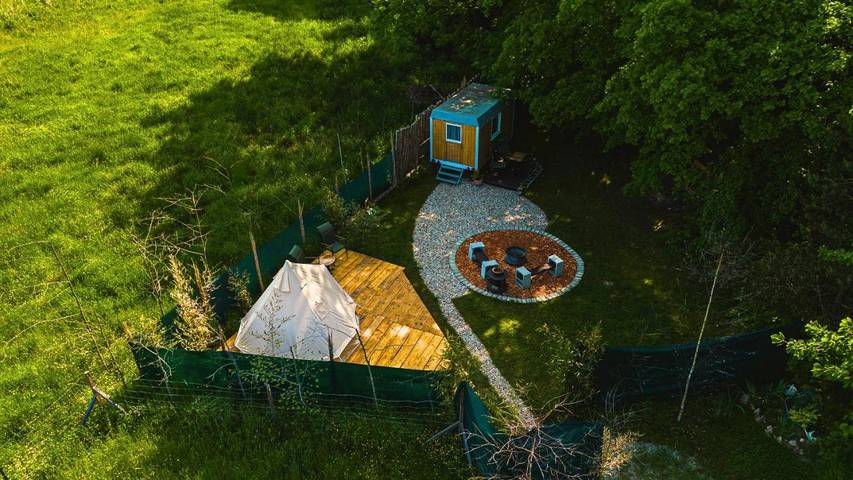 Camping für 2 Personen, mit Terrasse und Garten sowie Ausblick in Tschechien