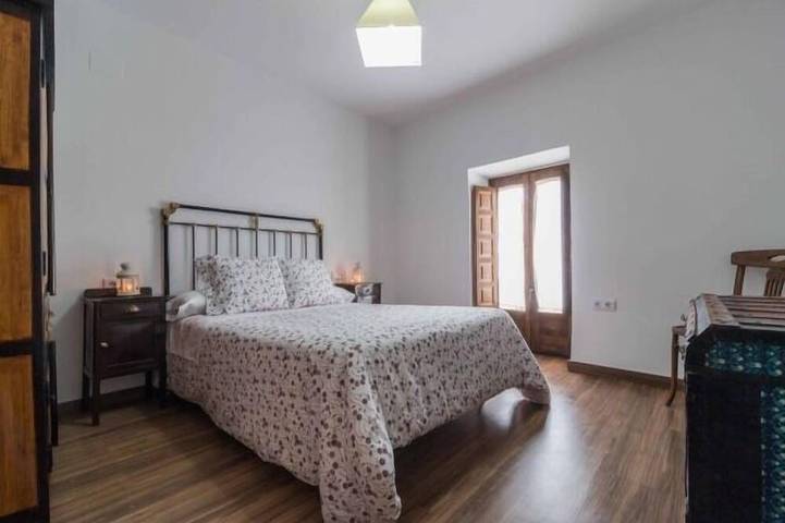 Gîte pour 4 personnes, avec piscine et jardin - 1