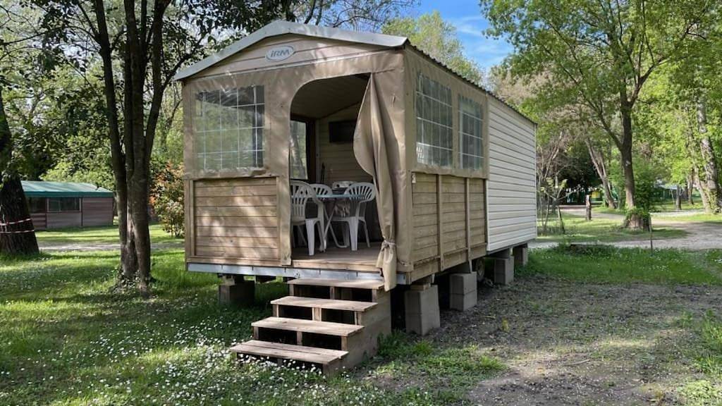 Camping Du Lion in Bourg-Saint-Andéol, Privas (arrondissement)