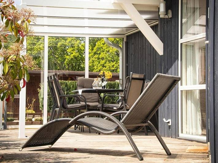 Ferienhaus für 6 Personen, mit Whirlpool und Terrasse sowie Garten und Sauna