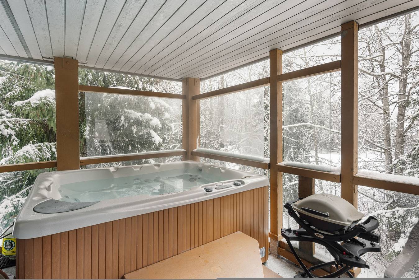 Geheel appartement, 2Br Townhome with private hot tub and pool. Gr 76 in Whistler, Whistler Blackcomb