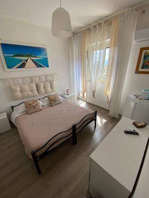 Double Room with Private Bathroom in Mondello, Palermo