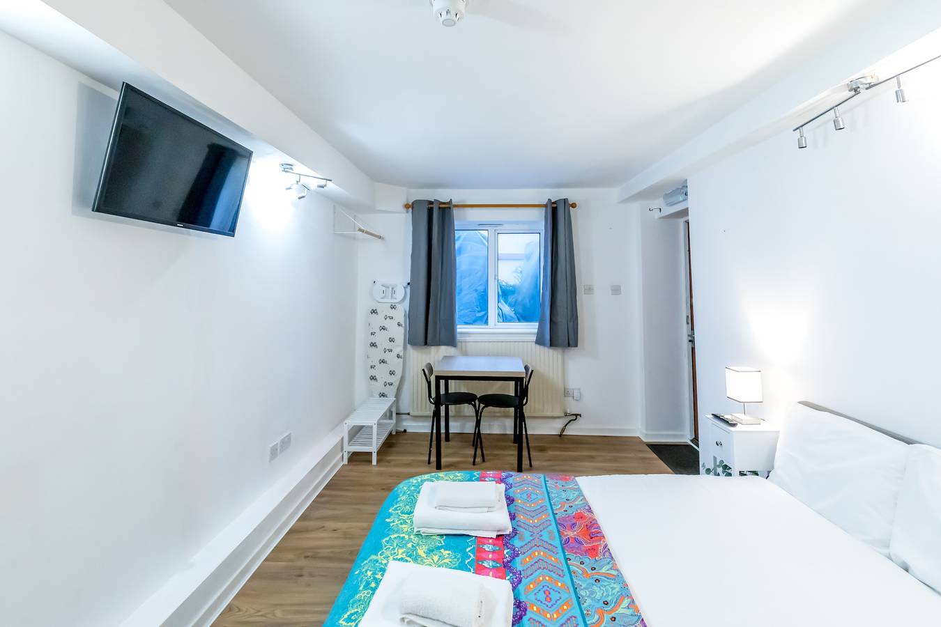 Ganzes Studio, Glastonbury - Contactlesscheckin - Free Parking in Glastonbury, Somerset