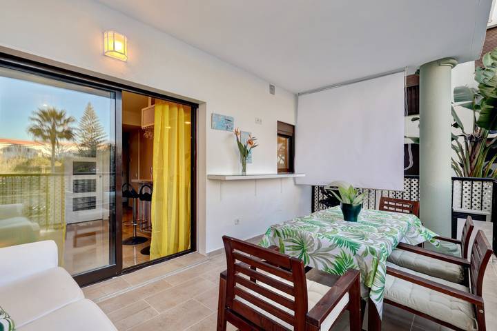 Entire apartment, Apartment 'Marina de la Duquesa 805' Close to the Beach with Pool in Puerto de la Duquesa, Manilva