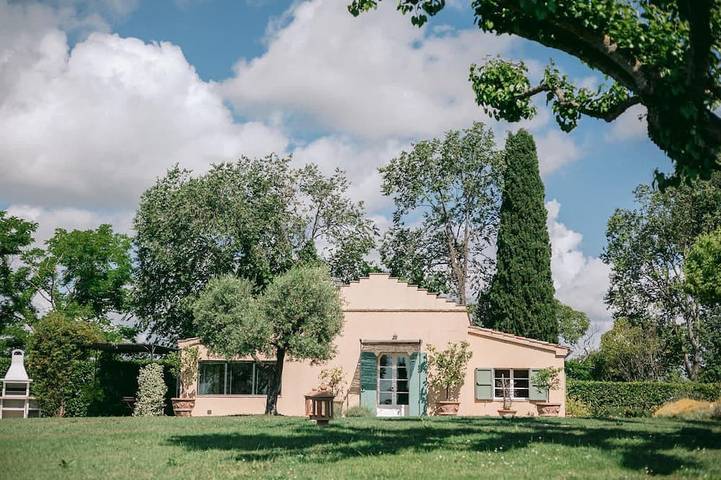 Ferienwohnung für 4 Personen, mit Balkon und Pool sowie Garten