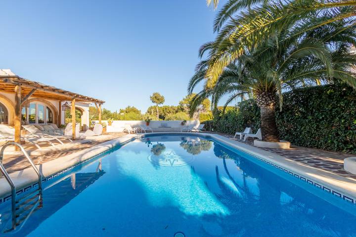 Villa 'Calle Pino Javea' with Sea View, Private Pool and Wi-Fi in Jávea, Costa Blanca
